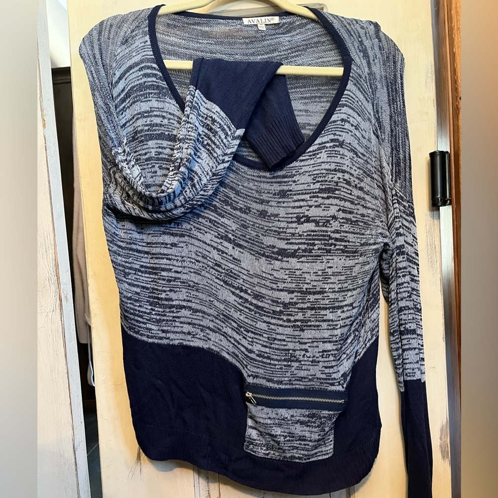 Blue and white zipper accent light weight top.